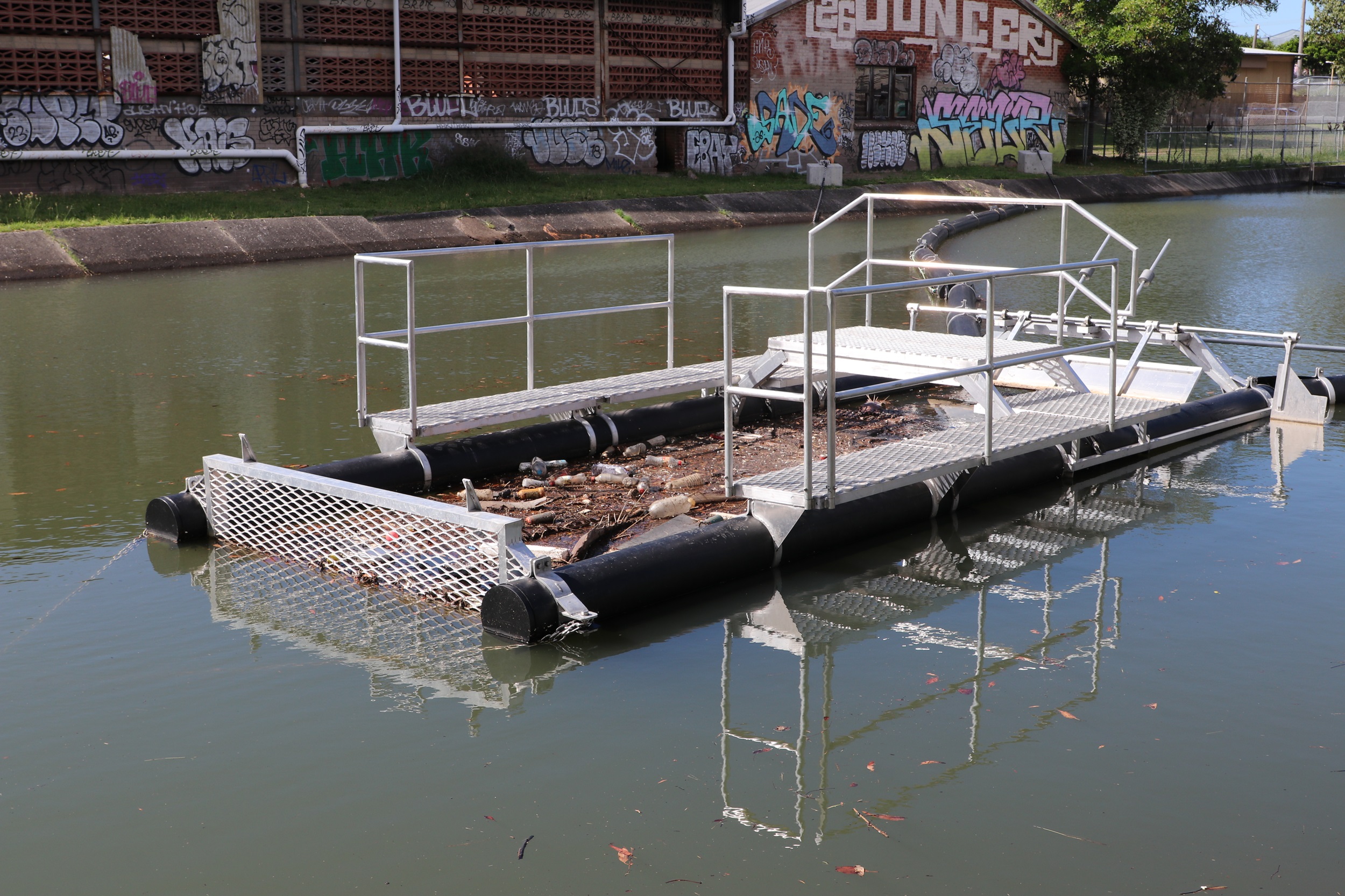 Hunter Water litter trap and boom system